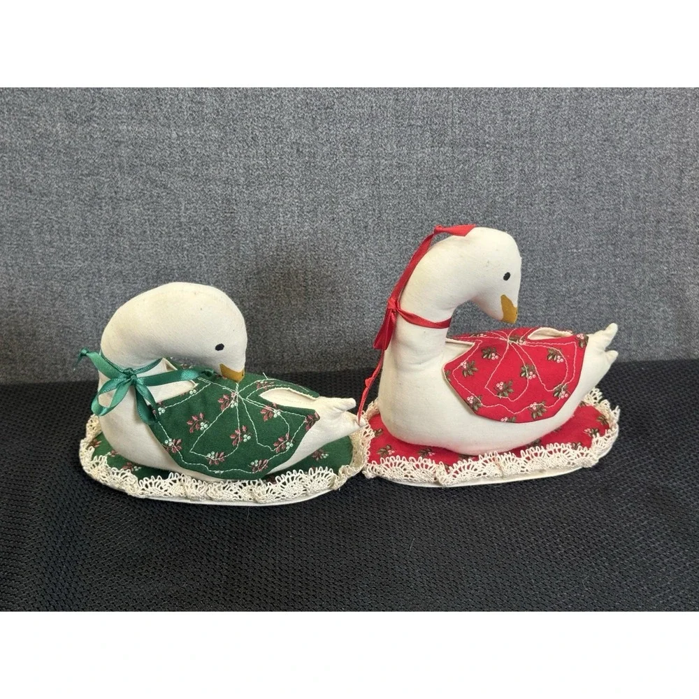 Two Vtg Hand Crafted Fabric And Poly Filled Christmas‎ Geese Wreath Accessory